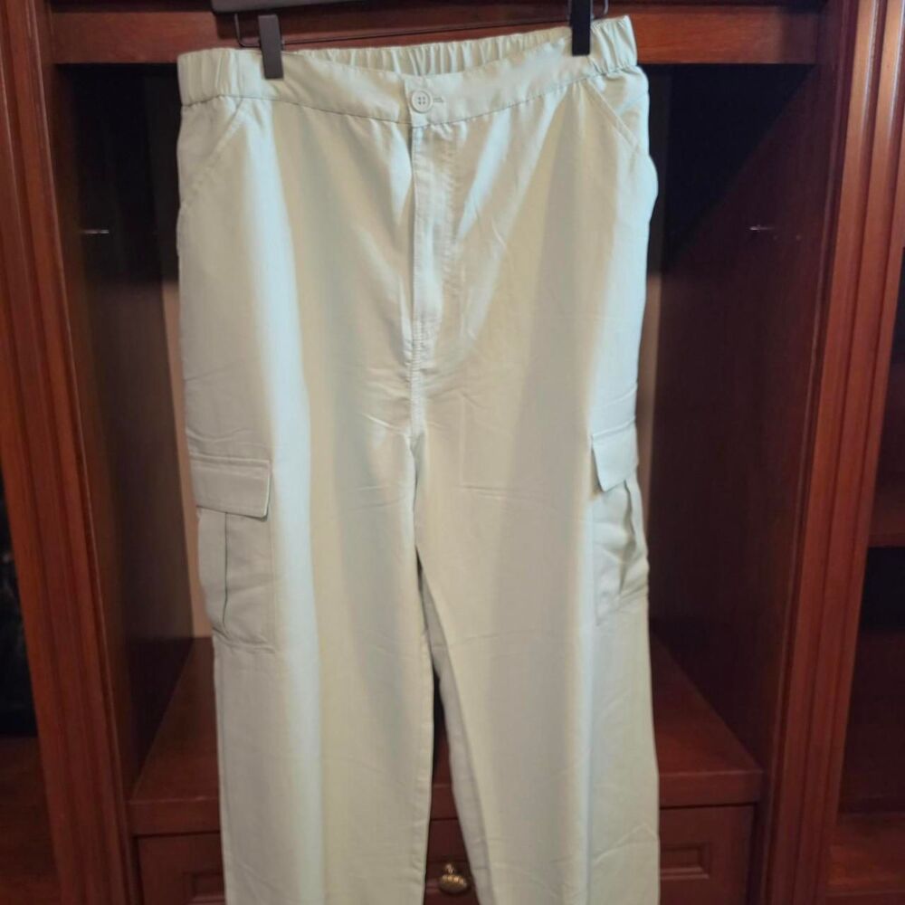H-m Women's Green Trousers